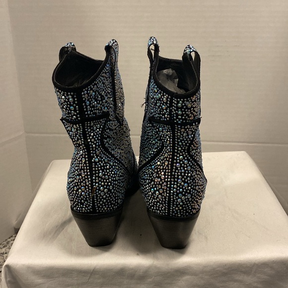 “Price Drop”New In Box Sparkling Rhinestone Pull On Boots “Stone Missing” - Picture 3 of 4